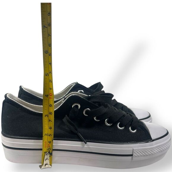 Jenn Ardor Women’s Platform 8 Low Top Sneakers New With Scuffs*Read Description* - Picture 9 of 9